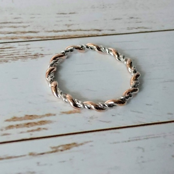 Jewelry - 2 Tone Twisted Silver Ring